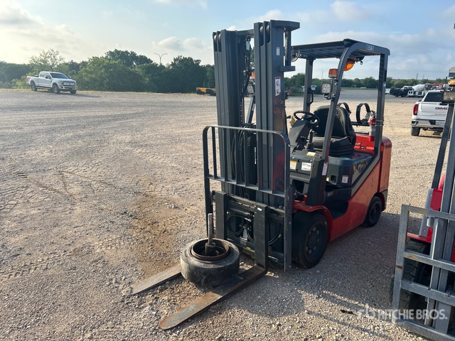 Heli CPYD23C-KU1H 6065 lb Cushion Tire Forklift (Inoperable)