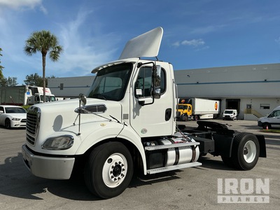 2015 Freightliner M2112 S/A Day Cab Truck Tractor