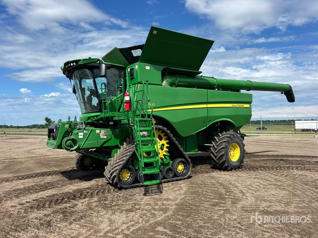 2021 John Deere S790 4x4 Combine Harvester
