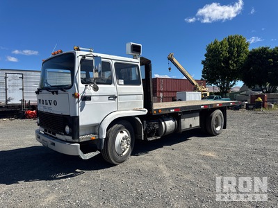 1985 Volvo F7 4x2 Autocarro cassone fisso