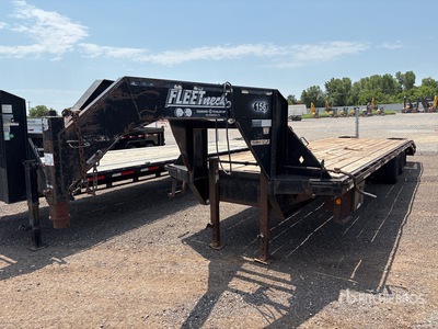 32 ft T/A Gooseneck Equipment Trailer