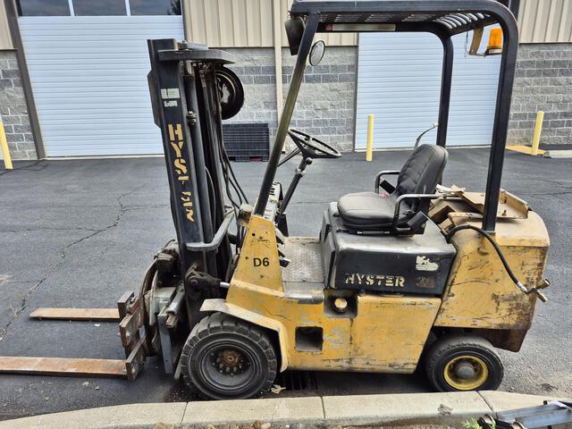 Hyster Pneumatic Tire Forklift (Inoperable)