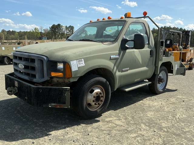 2006 Ford F-350 Super Duty Aircraft Pushback Tractor