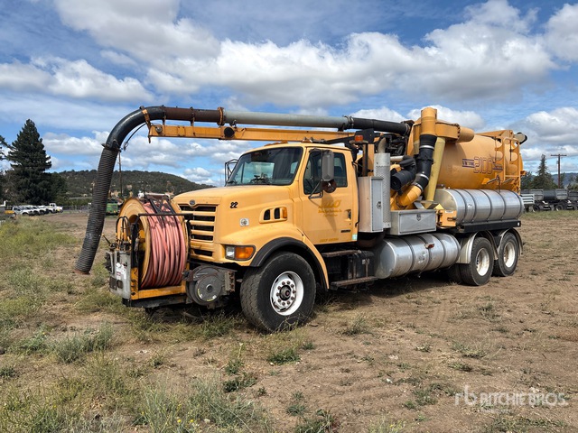 Vactor 2112-6F on 2000 Sterling LT9500 6x4 Vacuum Excavator Truck