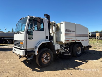 Elgin Eagle on 1995 Ford CF7000 Veegwagen
