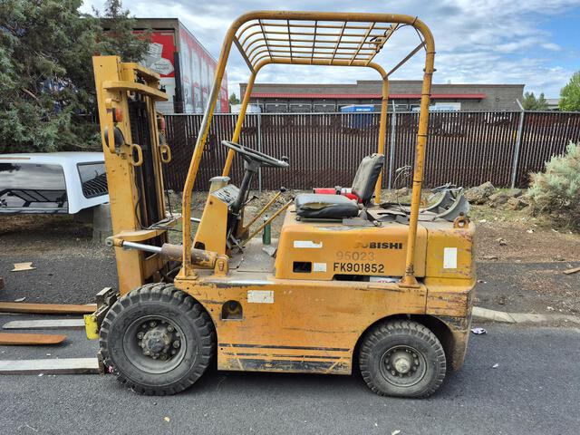 Mitsubishi 2FG20 Pneumatic Tire Forklift (Inoperable)
