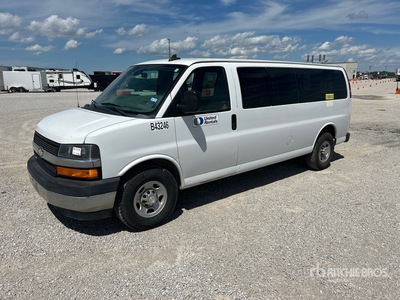 2019 Chevrolet Express 3500 10 Passenger Van