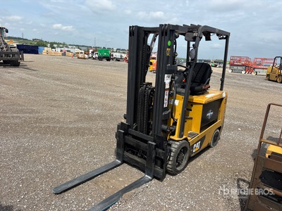 Cat EC30N2 4500 lb Electric Forklift