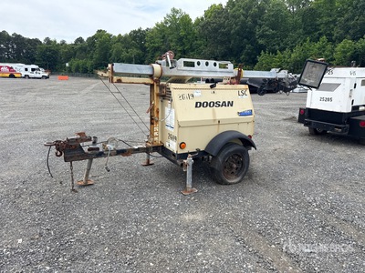 2017 Doosan LSC 6 kW منارة