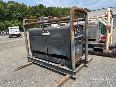2004 Lincoln Electric SAE-400 Skid-Mounted Multi-Process Engine Driven Welder (Inoperable)