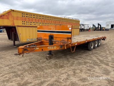 2013 DCT 22 ft Tri/A Equipment Trailer