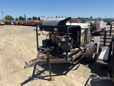 2014 Landa PGHW5-3500E 200 gal S/A Hot Water Pressure Washer Mounted on Water Tank Trailer