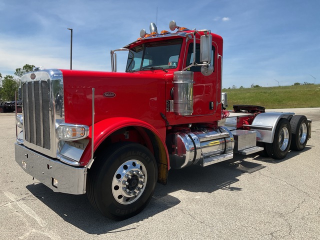 2016 Peterbilt 389 6x4 T/A Day Cab Truck Tractor