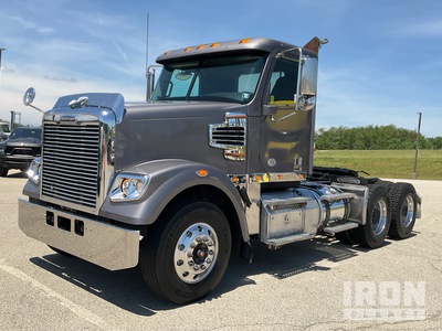 2018 Freightliner SD122 6x4 T/A Day Cab Truck Tractor