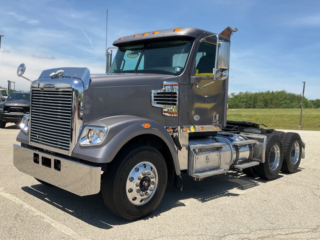 2018 Freightliner SD122 6x4 T/A Day Cab Truck Tractor