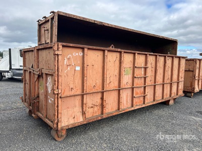 Quantity of (2) 20'4"L x 8'W x 7'3"H, 18'4"L x 8'W x 5'2"H Conteneur de grande capacité