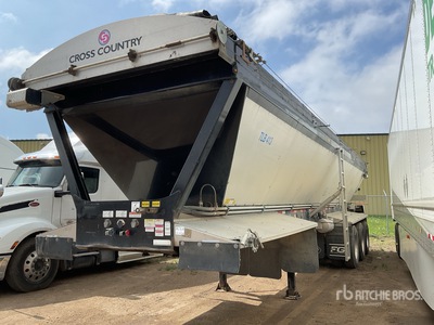 2018 Cross Country 48 ft Tri/A Live Bottom Trailer