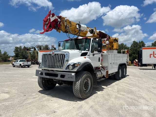 Altec D3055A T on 2009 International 7500 6x6 Digger Derrick Truck