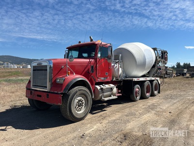 2004 Freightliner FLD 120 10x4 Mixer vrachtwagen
