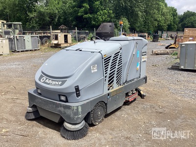 Nilfisk Advance Captor 4800 Floor Sweeper
