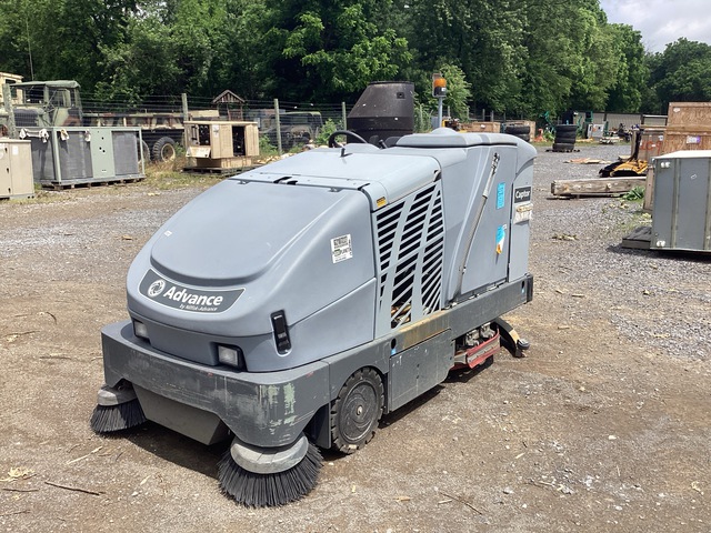 Nilfisk Advance Captor 4800 Floor Sweeper