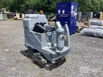 Nilfisk Advance Adgressor 3220C Floor Scrubber