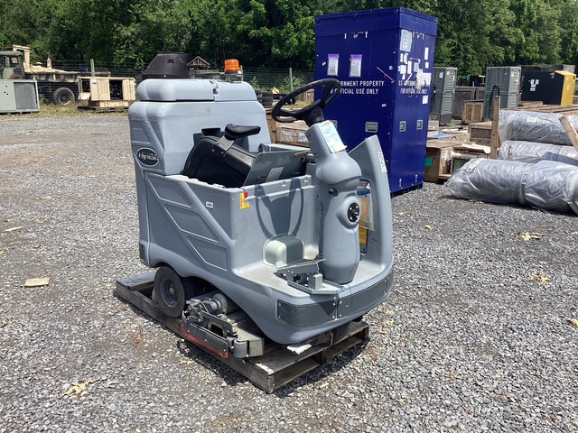 Nilfisk Advance Adgressor 3220C Floor Scrubber
