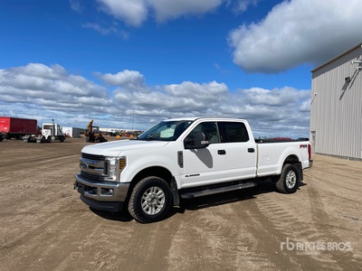 2019 Ford F-350 XLT 4x4 Crew Cab Pick-up