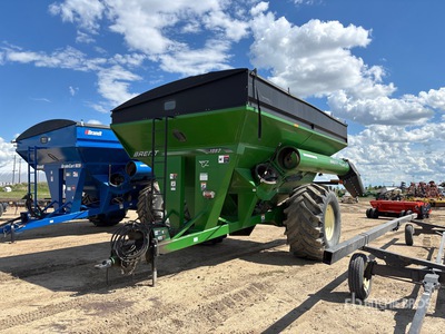 Brent 1082 1000 bu S/A Grain Cart