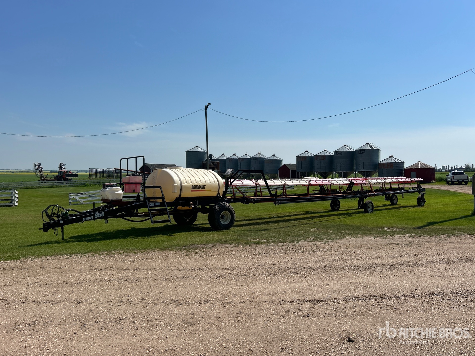 2000 Bourgault 950 100 ft S/A Pull-Type Sprayer