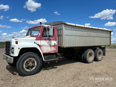 1979 International F1954 6x4 Grain Truck