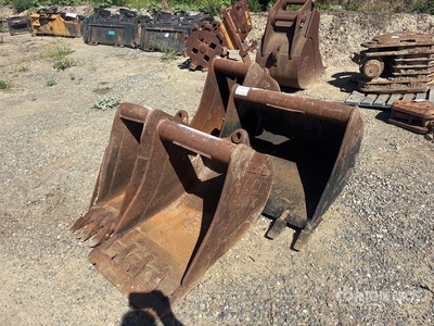 Quantity of (4) Q/C Digging Cazo para excavadora