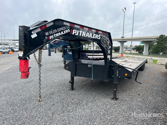 2026 PJ LD401 40 ft T/A Gooseneck Equipment Trailer