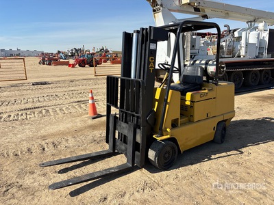 Cat T-60B 6000 lb Pneumatic Tire Forklift