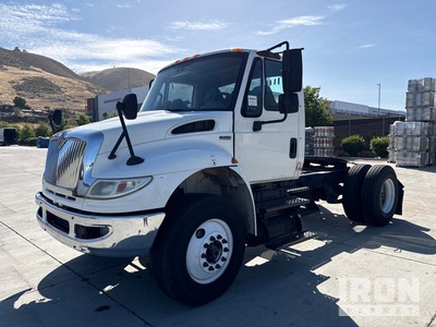 2015 International 4400 4x2 S/A Day Cab Truck Tractor