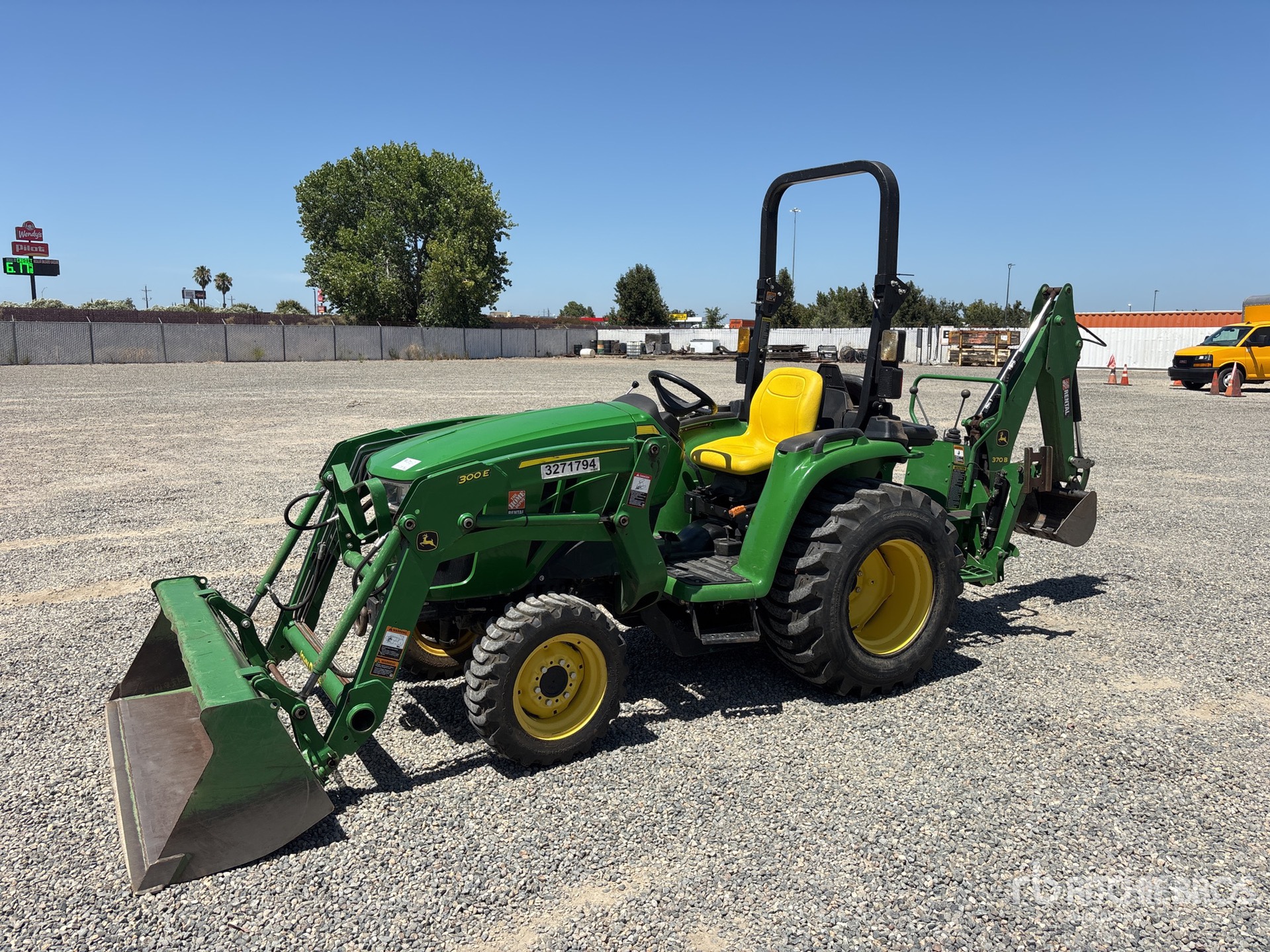 2022 John Deere 3032E 4WD Utility Tractor