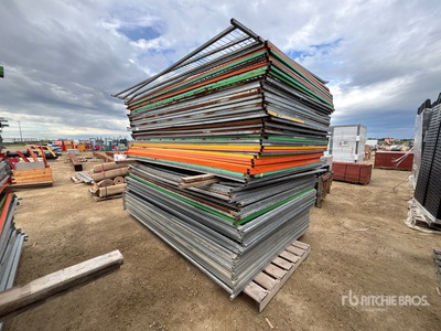 Quantity of 9 ft 6 in x 6 ft Site Fence