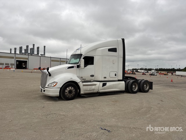2020 Kenworth T680 6x4 T/A Sleeper Truck Tractor