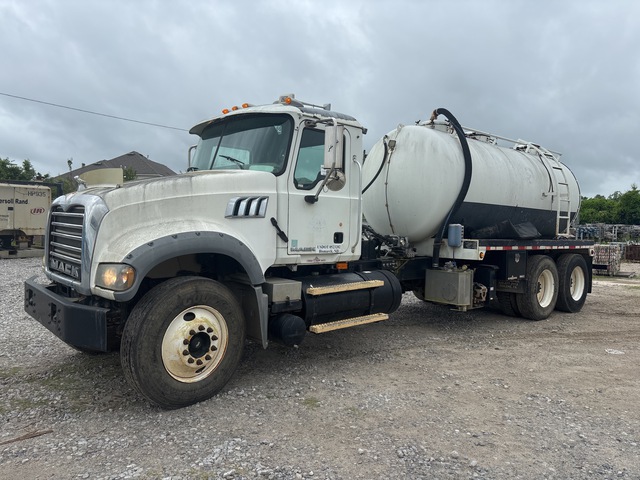 Tiger Manufacturing on 2008 Mack GU713 6x4 Vacuum Tanker Truck