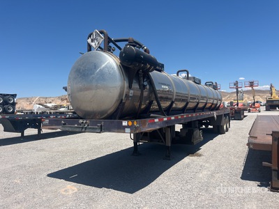 1986 Presvac 5500 gal T/A Vacuum Tanker Trailer