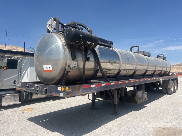 1986 Presvac 5500 gal T/A Vacuum Tanker Trailer