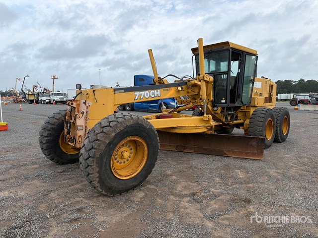 2002 John Deere 770CH Motor Grader