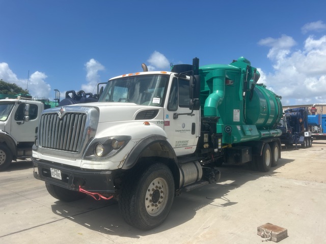 Global on 2009 International 760 6x4 Vacuum Tanker Truck