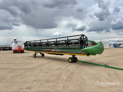 2013 John Deere 635D 35 ft Draper Combine Header