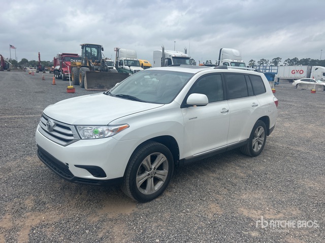 2011 Toyota Highlander 2WD SUV