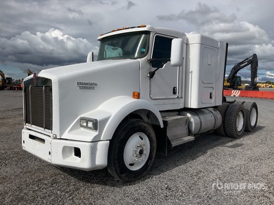 2013 Kenworth T800B 6x4 Tractocamion con Dormitorio / T/A Sleeper Truck Tractor