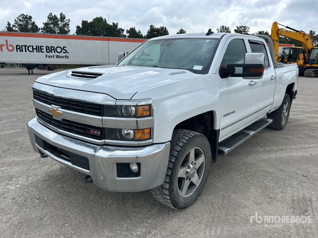 2017 Chevrolet Silverado 2500HD LTZ 4x4 Crew Cab Pickup