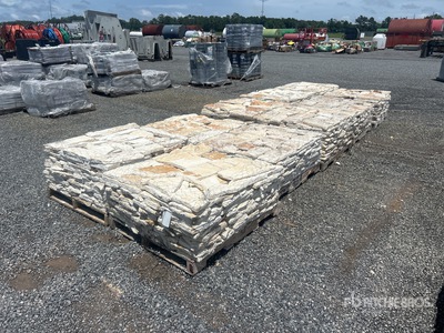 Quantity of (10) Pallets of Austin White Sunflower Limestone 4 - 8 In. Chopped Veneer 石材 (Unused)