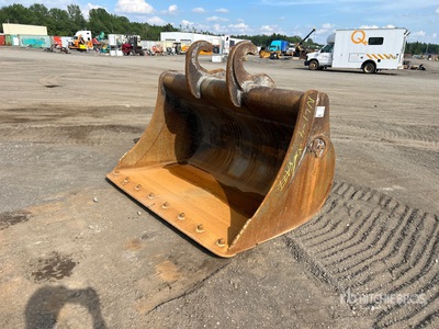 72 in Q/C Cleanup Excavator Bucket - Fits Volvo