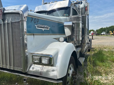 2003 Kenworth W900L T/A Sleeper Truck Tractor (Inoperable)